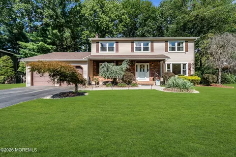 6 Mt Ct, East Brunswick, NJ 08816