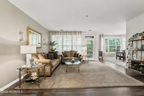 556 Saint Andrews Pl, Manalapan, NJ 07726