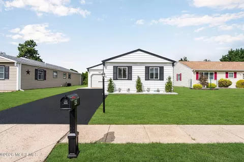 45 Innsbruck Dr, Toms River, NJ 08757