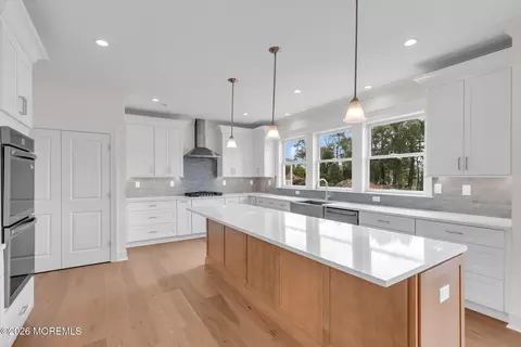 Kitchen - 301 Reef Ct, Forked River, NJ 08731 photo 4 of 5