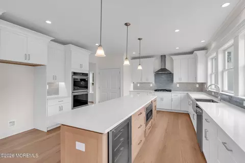 Kitchen - 301 Reef Ct, Forked River, NJ 08731 photo 3 of 5