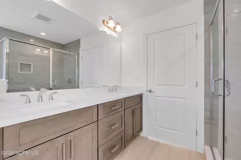 Bath - 301 Reef Ct, Forked River, NJ 08731 photo 5 of 9