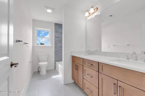 Bath - 301 Reef Ct, Forked River, NJ 08731 photo 6 of 9