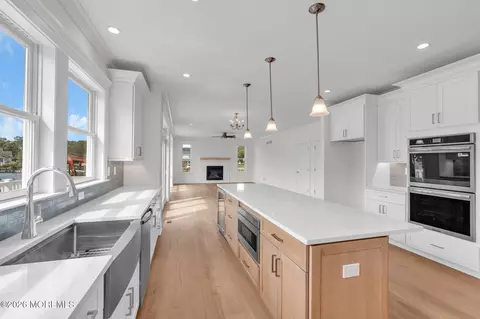 Kitchen - 301 Reef Ct, Forked River, NJ 08731 photo 2 of 5