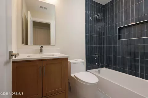 Bath - 1703 Whitcomb Rd, Forked River, NJ 08731 photo 2 of 3