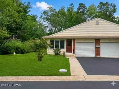 32 A Snowberry Ln #A, Whiting, NJ 08759