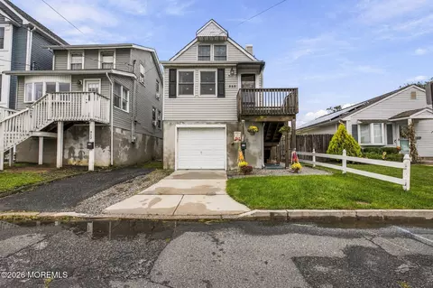 920 6th St, Union Beach, NJ 07735