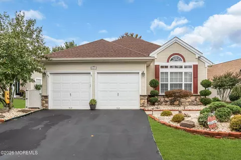40 Isabella Dr, Manchester, NJ 08759