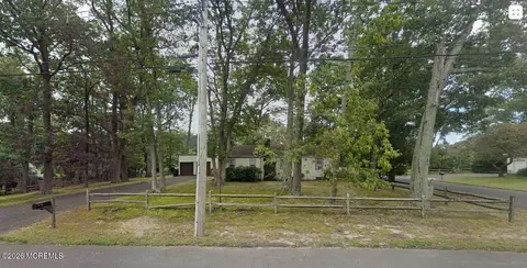 538 W Lincoln Ave, Oakhurst, NJ 07755