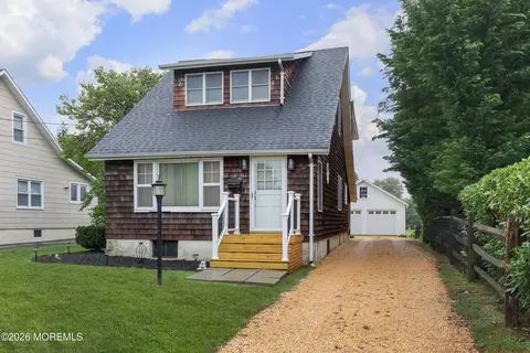 10 Broadway, Belford, NJ 07718