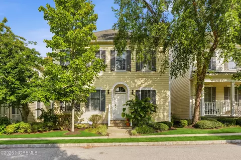 5 Dove Ln, Lakewood, NJ 08701
