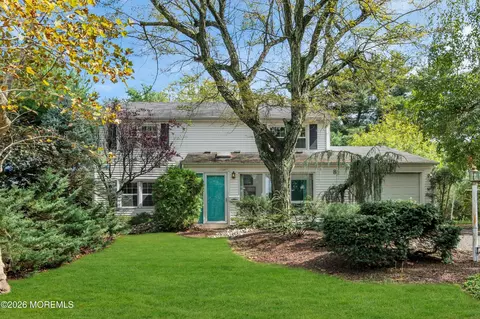 8 Avalon Ln, Aberdeen, NJ 07747