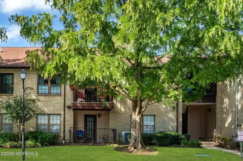 1102 Wellington Pl, Matawan, NJ 07747