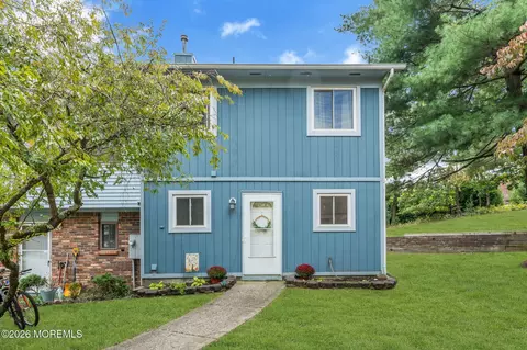 12 Alec Dr, Howell, NJ 07731