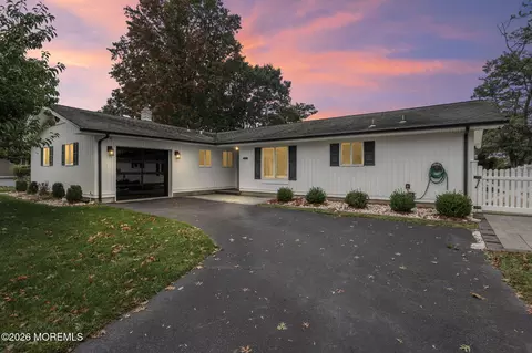 20 Middle Ln, Long Branch, NJ 07740