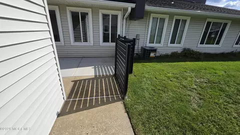 Exterior - 4 Doris Dr, Brick, NJ 08724 photo 4 of 10