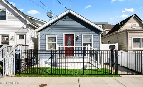 20 Highland Ave, Keansburg, NJ 07734