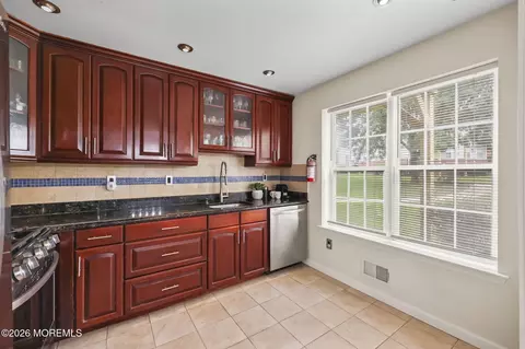 2202 Timber Ridge Ct #2202, Parlin, NJ 08859