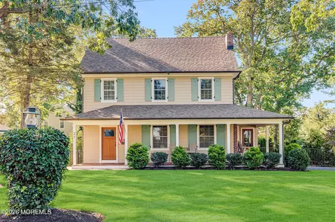 31 Cedar Dr, Toms River, NJ 08753