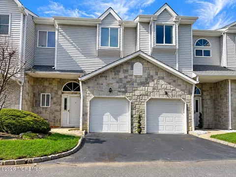 3 Lee Lee Ln, South Amboy, NJ 08879