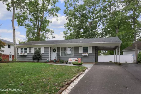 24 Norwood Dr, Toms River, NJ 08755