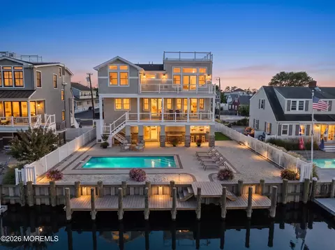 15 W Ohio Ave, Long Beach Township, NJ 08008