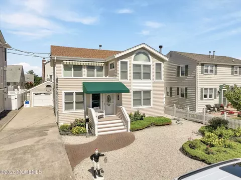 121 W New Jersey Ave, Long Beach Township, NJ 08008