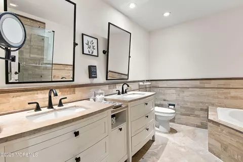 Bath - 4 Brittany Ln, Jackson, NJ 08527 photo 2 of 5
