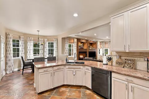 Kitchen - 4 Brittany Ln, Jackson, NJ 08527 photo 5 of 6