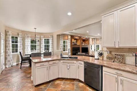 Kitchen - 4 Brittany Ln, Jackson, NJ 08527 photo 4 of 6