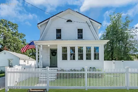 1033 18th Ave, Wall, NJ 07719