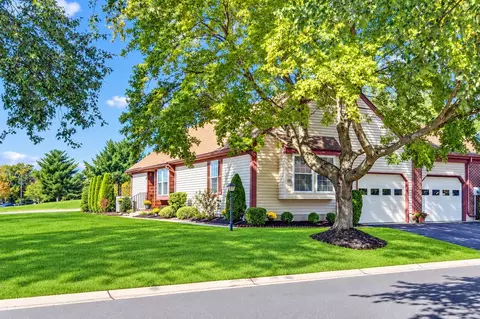 42 Yorkshire Dr #B, Monroe, NJ 08831