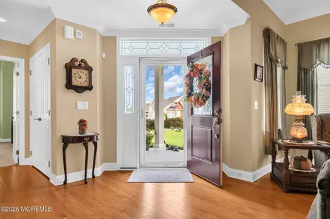 Entry Way - 4 Cape May Ct, Waretown, NJ 08758 photo 1 of 4
