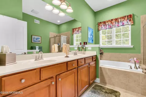 Bath - 4 Cape May Ct, Waretown, NJ 08758 photo 1 of 4