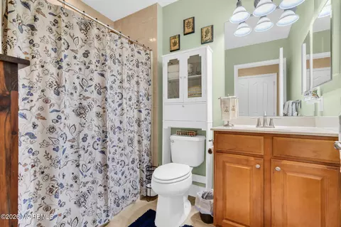 Bath - 4 Cape May Ct, Waretown, NJ 08758 photo 3 of 4