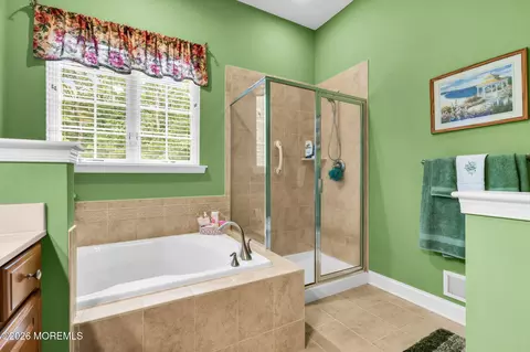 Bath - 4 Cape May Ct, Waretown, NJ 08758 photo 2 of 4