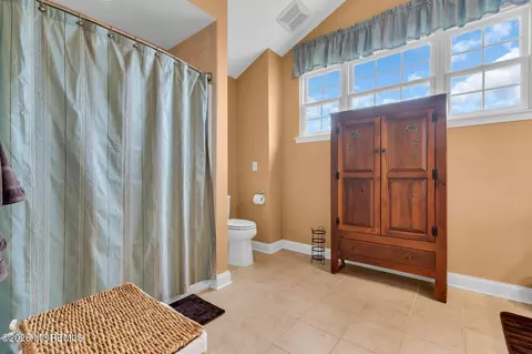 Bath - 4 Cape May Ct, Waretown, NJ 08758 photo 4 of 4