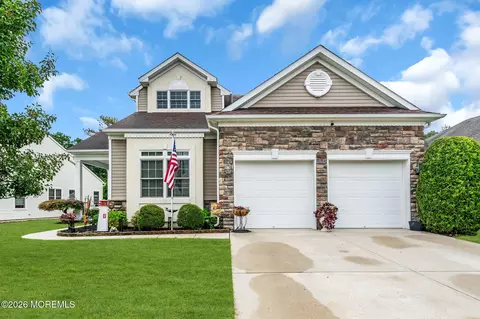 4 Cape May Ct, Waretown, NJ 08758