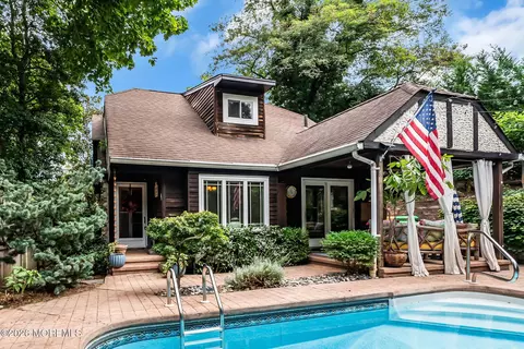 85 Valley Ave, Highlands, NJ 07732