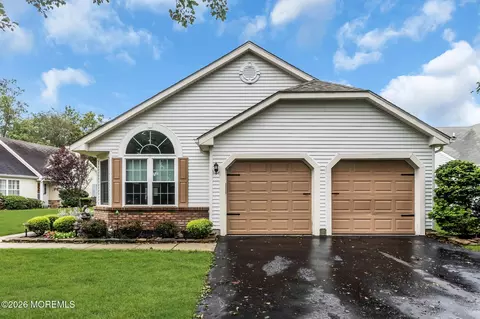 6 Winding River Rd, Lakewood, NJ 08701