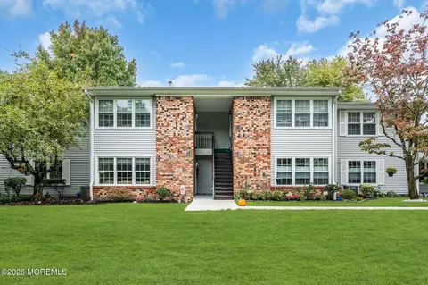 12 Snowburry Ct, Red Bank, NJ 07701