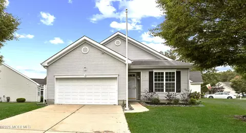 18 Daffodil Dr, Little Egg Harbor, NJ 08087