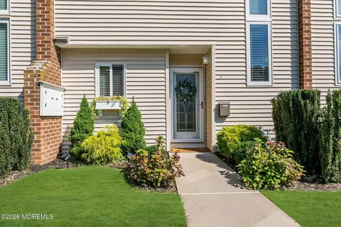 7 Pine Dr, Spring Lake Heights, NJ 07762