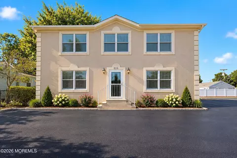 806 Fischer Blvd, Toms River, NJ 08753
