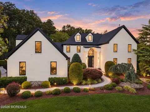14 Huxley Ct, Marlboro, NJ 07746