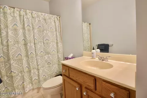 Bath - 44 Marlow Dr, Jackson, NJ 08527 photo 2 of 2