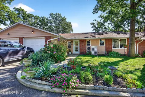 627 Huntington Dr #C, Lakewood, NJ 08701