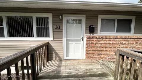 33 Bucknell Dr, Toms River, NJ 08757