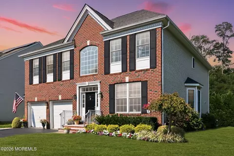 27 Bristol Rd, Manalapan, NJ 07726