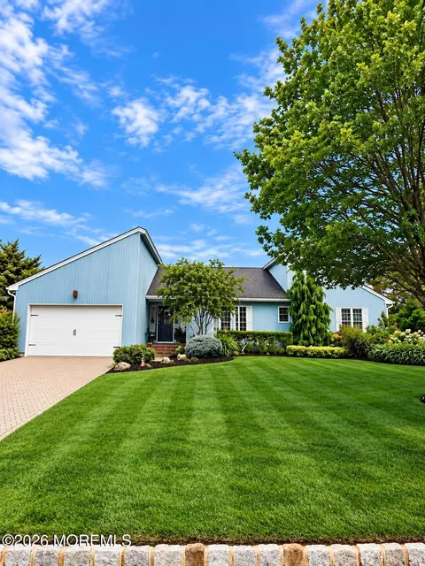 7 Leeward Ct, Oceanport, NJ 07757
